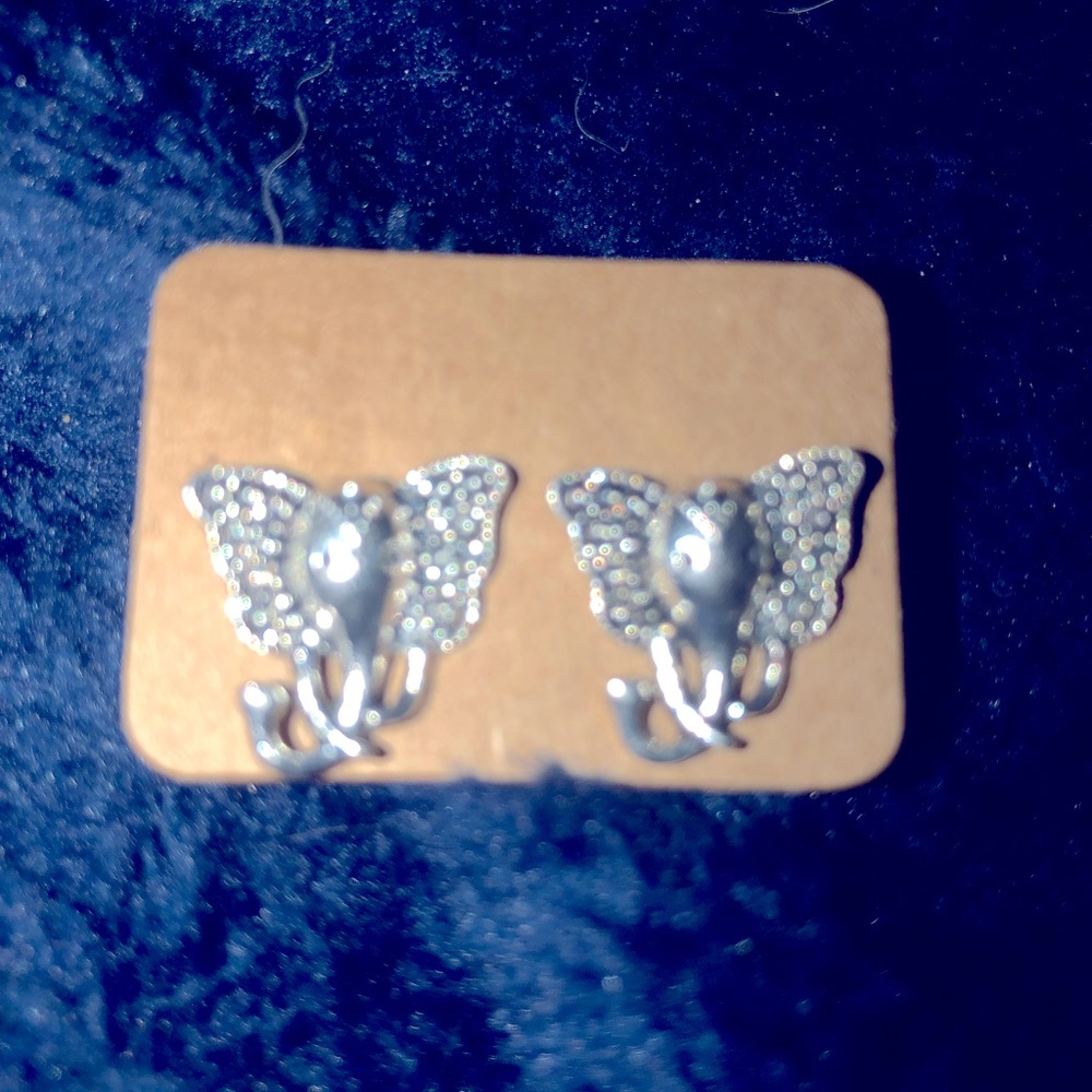 Elephant stud earring